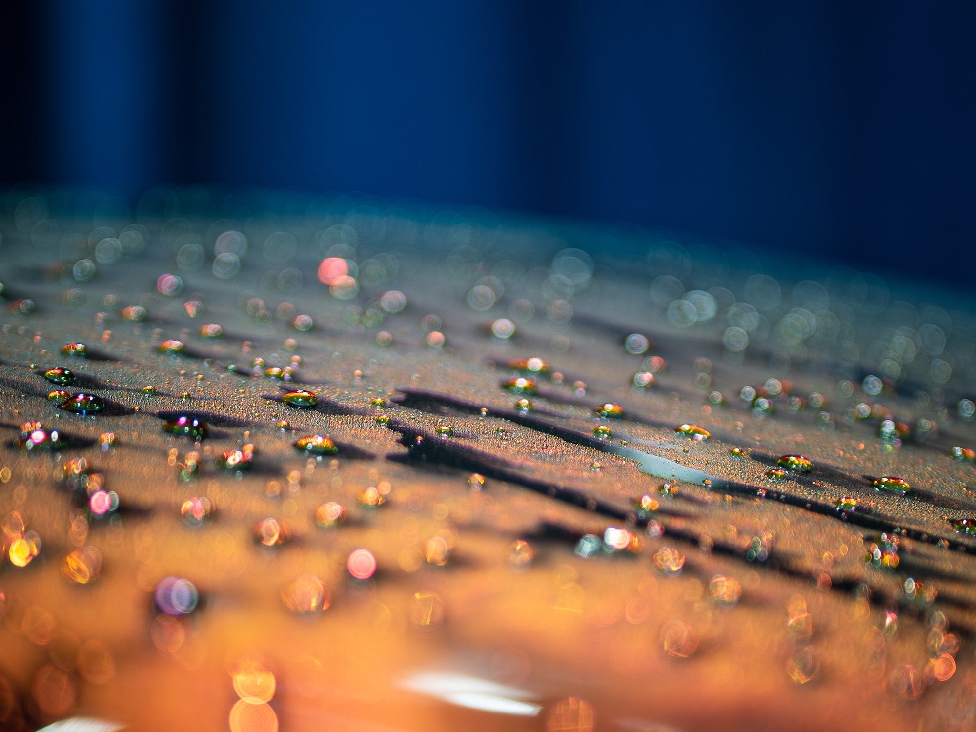 雨の日の洗車は実はおすすめ?メリットと正しい方法をプロが解説