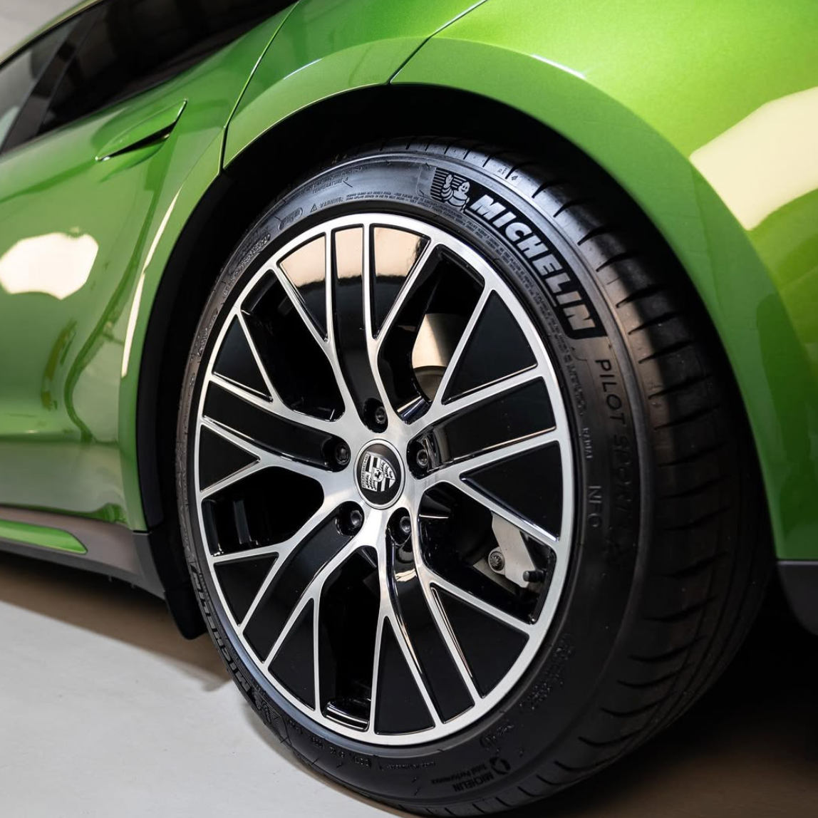 Sateen Rubber & Tyre Protectant|撥水性タイヤワックス(水性タイプ)