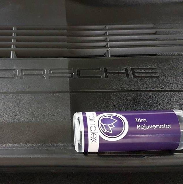 Trim Rejuvenator|未塗装樹脂艶出し剤
