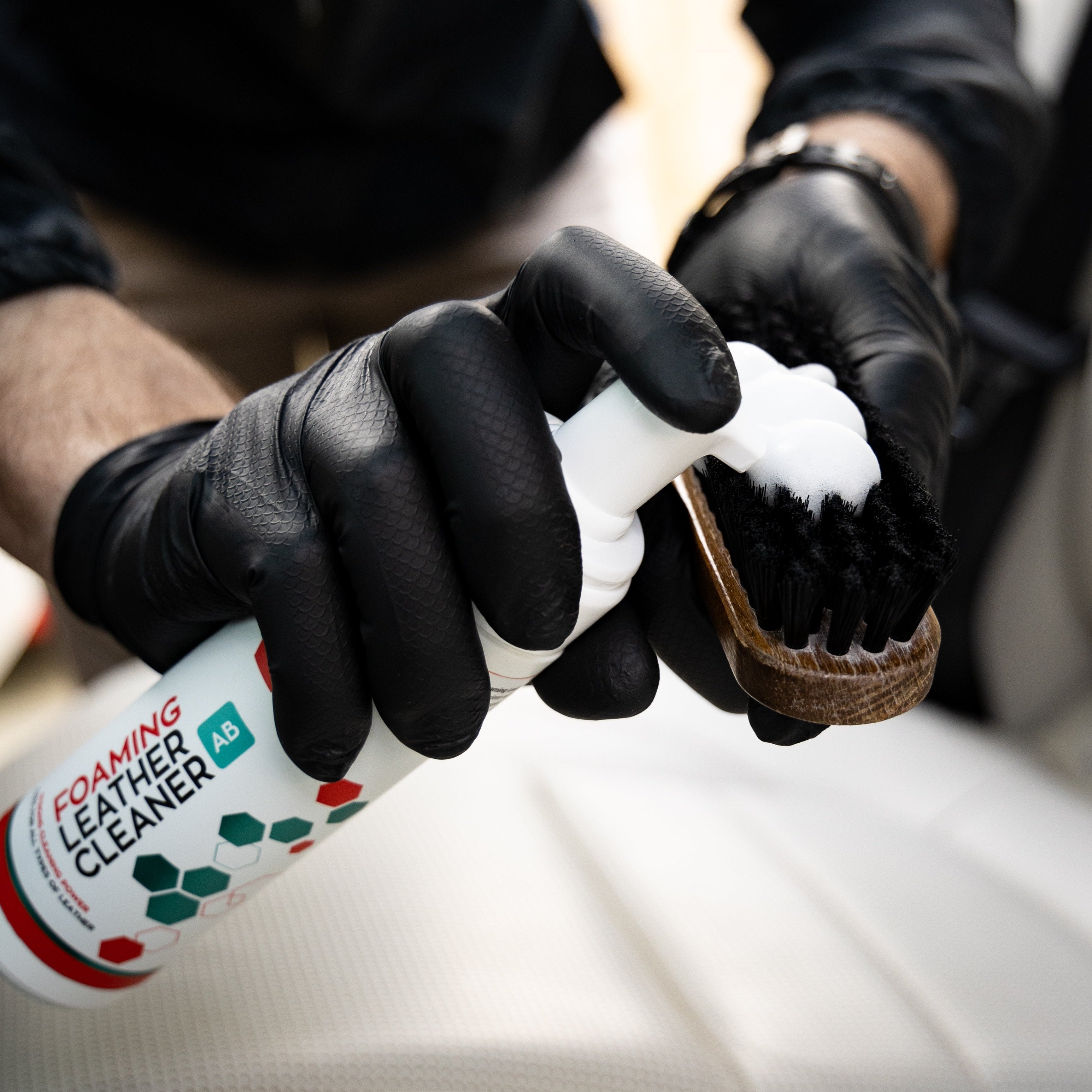 L2 Foaming Leather Cleaner | レザークリーナー(除菌・脱臭)