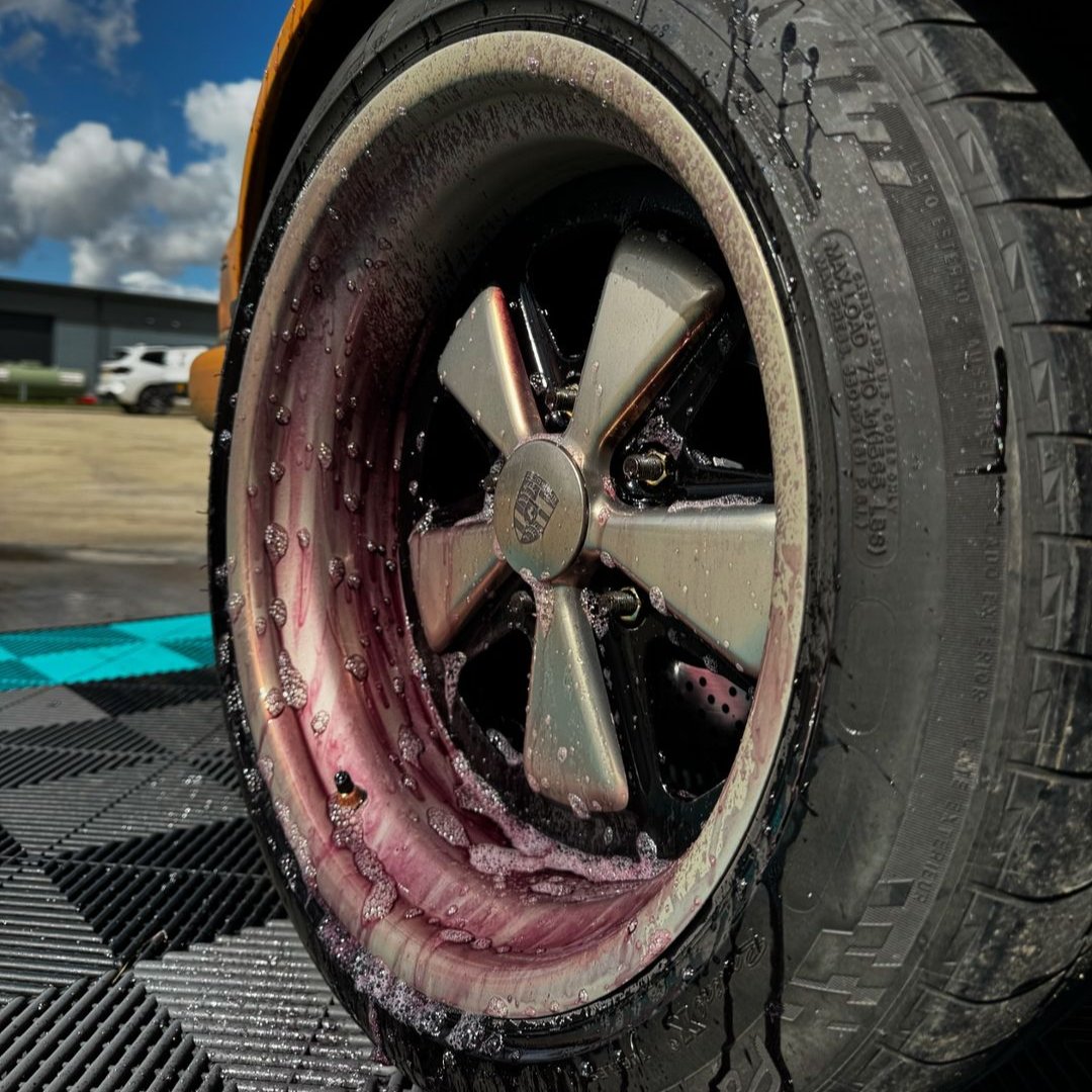 APEX Reactive Wheel Cleaner|ホイール専用 強力鉄粉除去剤